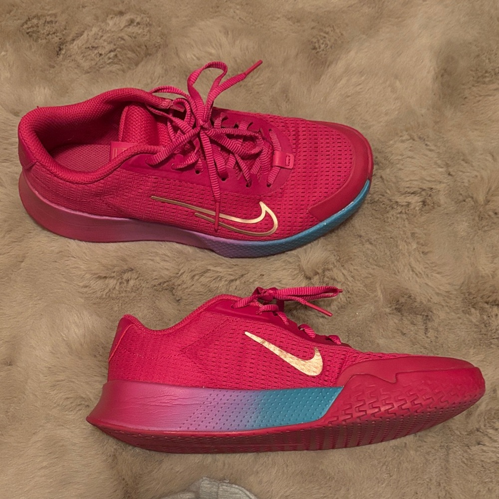Nike Crimson and Gold Sneakers with Blue Detail - Tennis / pickleball Court